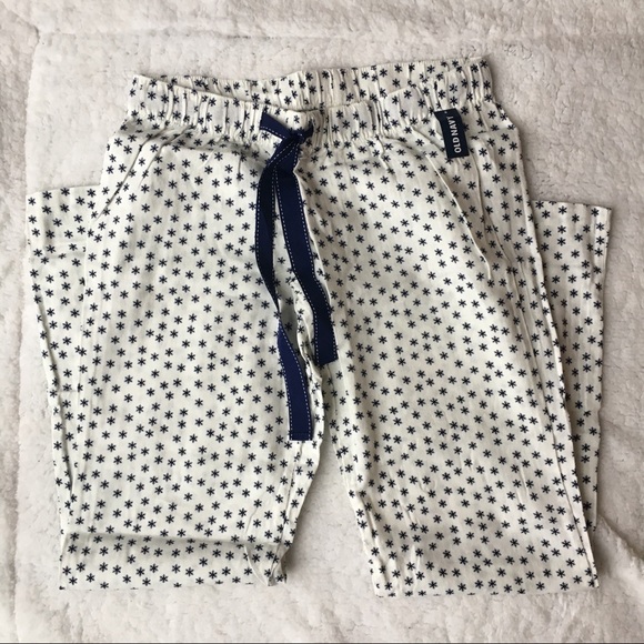 Old Navy Pants - NWT’s ☃️snowflake pants